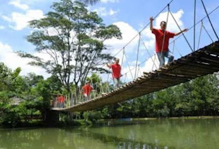 Pemandangan alam dan kegiatan outdoor